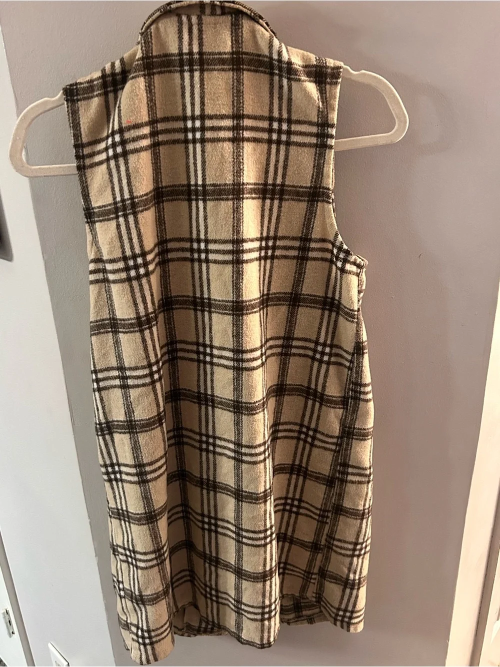 Plaid Sleeveless Coatigan - Beige/Black